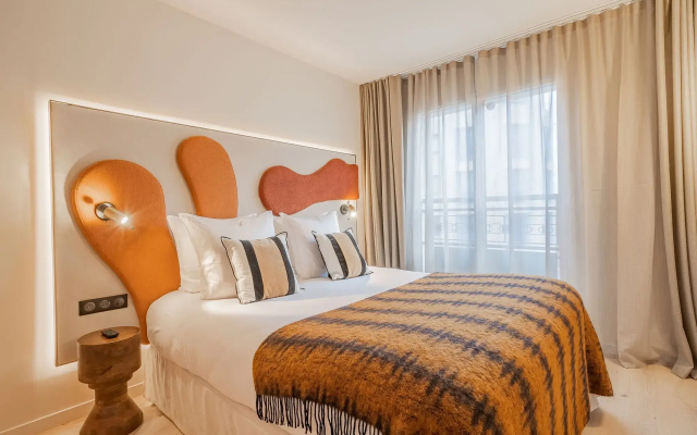 Yuna Porte Maillot - ApartHotel