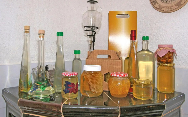 Roža in Sveti Bartol (Haus für 2-3 Personen)