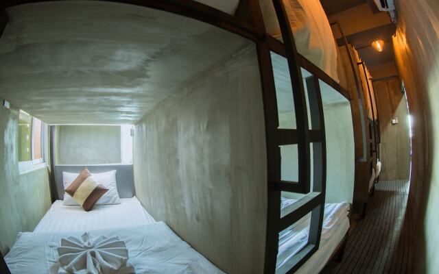 The Lodge Yangon Hostel