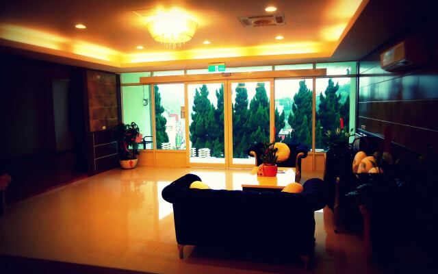 Travel Hero House