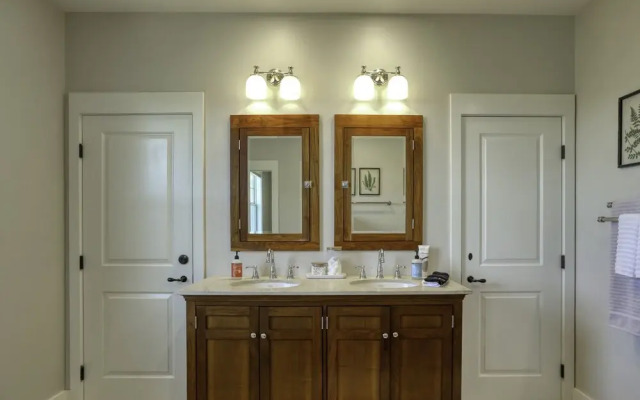 552 Paseo Street 4 Bedroom Home by Redawning