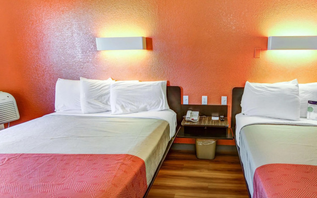 Motel 6 Portland, OR - Tigard West