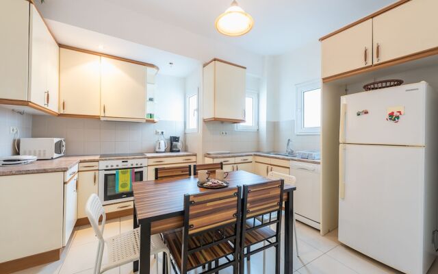 Spacious Holiday Family Home  by Cloudkeys