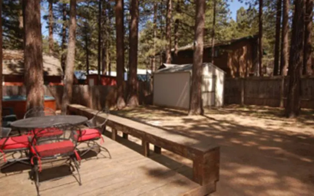 RedAwning Forest Avenue Holiday home