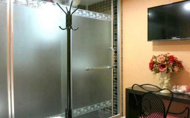 Bloomy Hotel