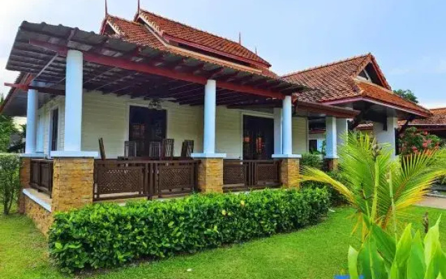 Secure 3 Bedroom Villa near beach