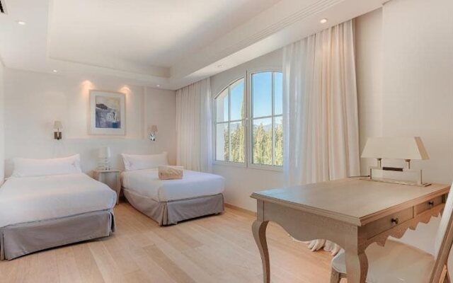 Healthouse Apartments
