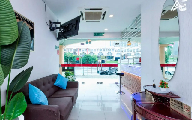 8 Hotel by OYO Rooms