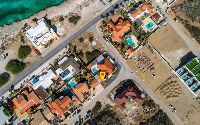 NEW Modern Cozy Studio Walking Distance to Beach