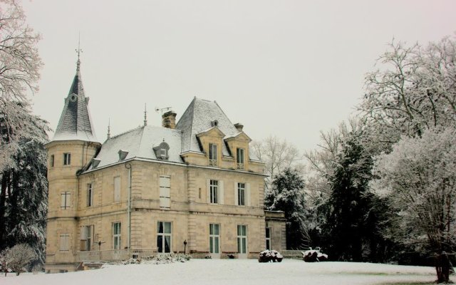 Chateau De Lagravade
