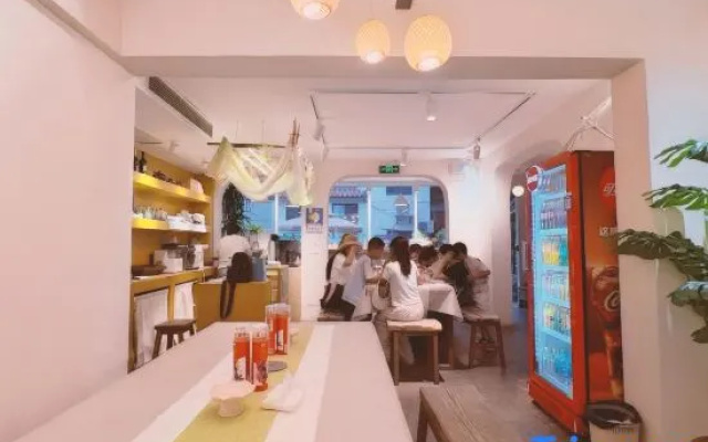 Hangzhou Zhuyuan Wenshe (West Lake Scenic Area Lingyin Store) – People – Hangzhou