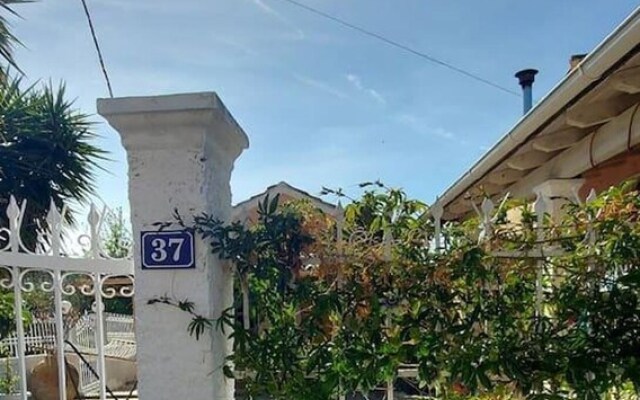 a Flower House in Corfu Close to Beach and Town