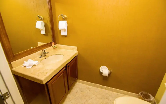 Bonita 703 - 3 Br Condo