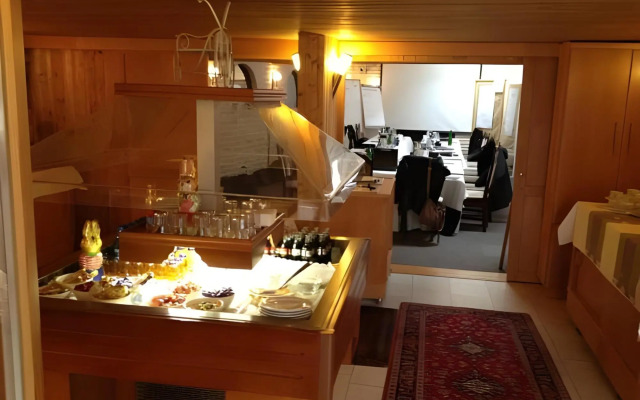 Hotel & Restaurant Bei Baki
