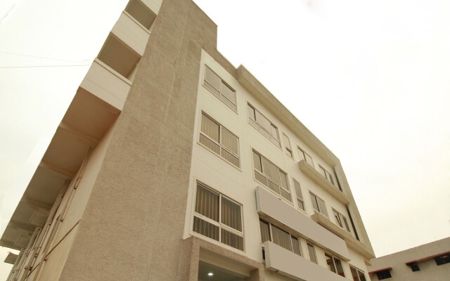 OYO 12069 Rankghas Residency