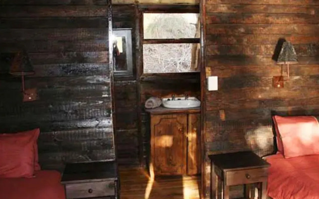 Round The Bend Lodge