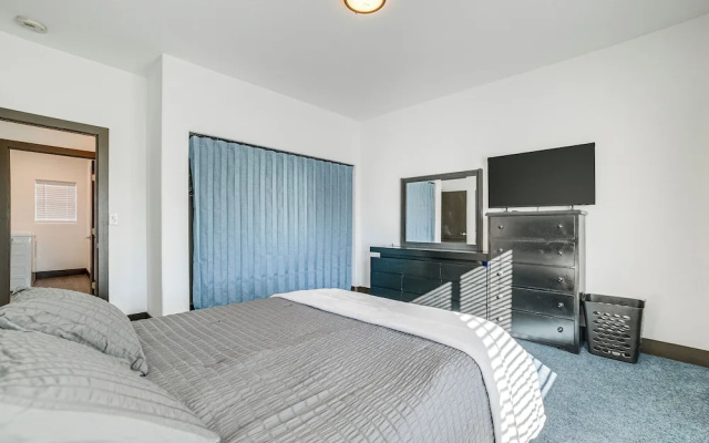 Fully Updated! Prime Riverside Spot Near Dtwn