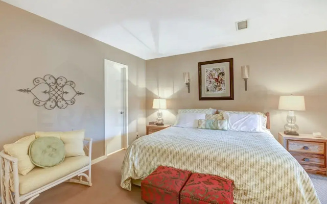 Fairway Oaks Villa Condo includes 2 Bicycles for Rides on Wonderful Bike Trail by RedAwning