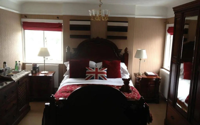 The Old Hall Country House