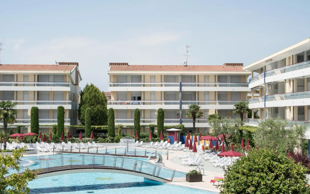 Aparthotel Planetarium Resort
