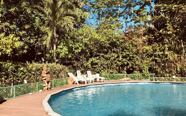 Playa Bluff Hotel