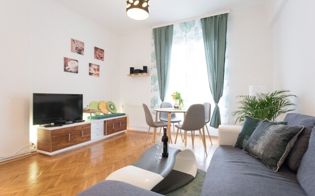 Fr.balcony-trendy neighborhood-2BR 45sqm