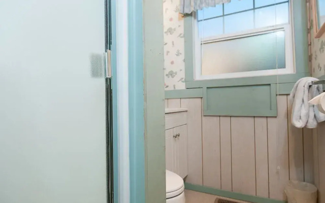 Three Bells 3 Br home by RedAwning