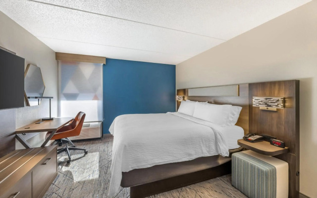 Holiday Inn Express Crestwood by IHG