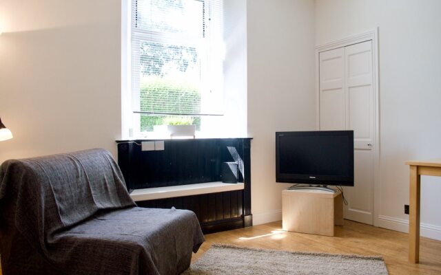 Beautiful 1 Bedroom Colony Villa Near City Centre