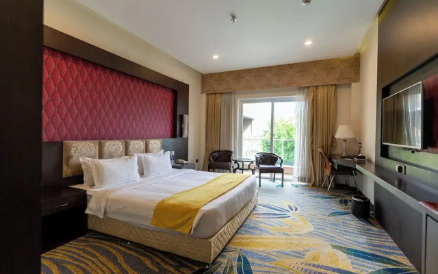 Hotel Mechi Crown