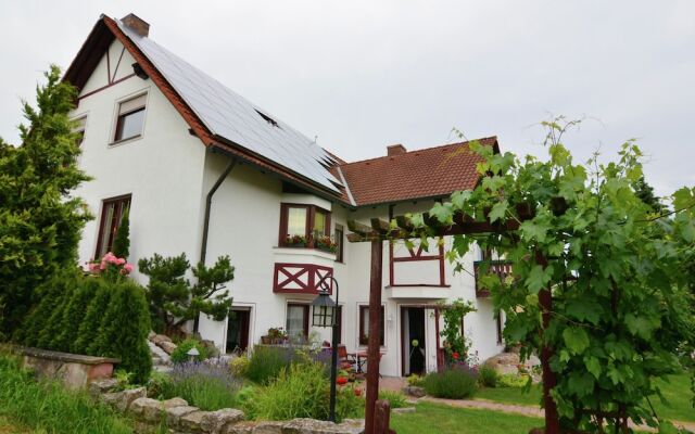 Quaint Apartment in Zeil am Main With Terrace