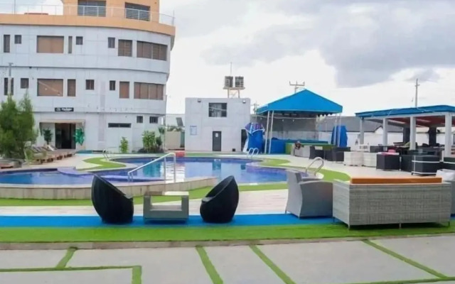 The Paradise Beach Resort and Apartment