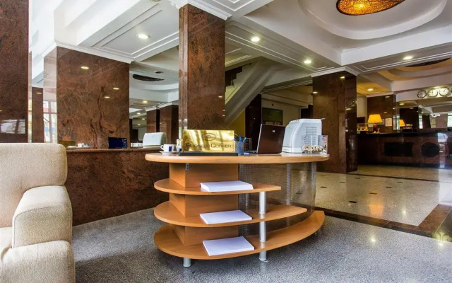 Crystal Palace Hotel