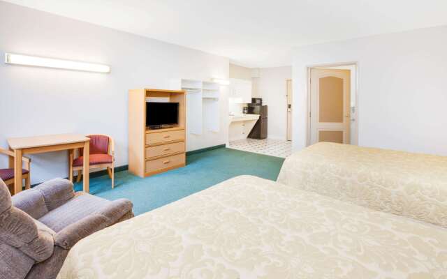 Super 8 by Wyndham Brooklyn