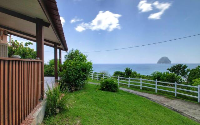 House with 2 Bedrooms in Le Diamant, with Wonderful Sea View, Enclosed Garden And Wifi - 50 M From the Beach