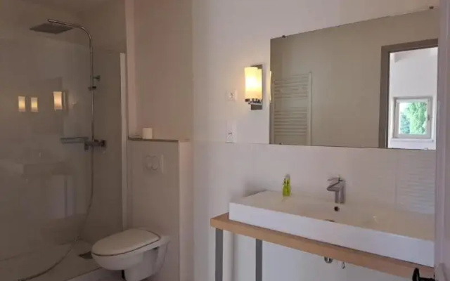 Logis Hotel Le Clos Des Sullys