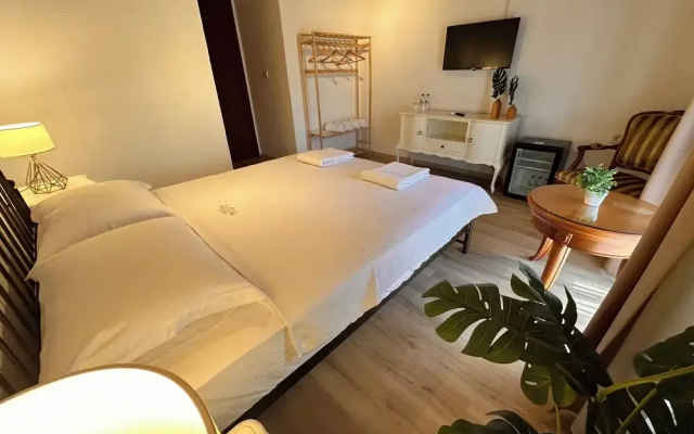 Milestone Otel