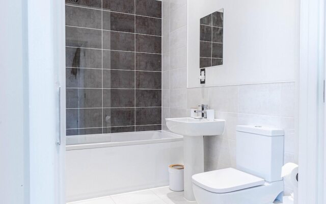 Roundhay Park One-bedroom Haven by Belvilla