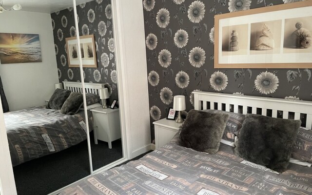 Cosy 2-bed Apartment Near the Beach in Morecambe