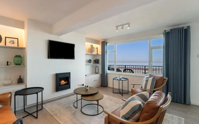 Sea View Apartment - Sea Front Apartment With Views