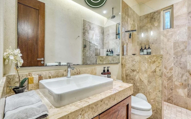 Amazing 1 BR Condo - Rooftop Pool - Bay View