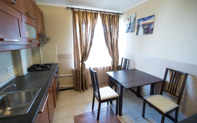 Apartments on Sevanskaya street, 4