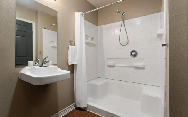 Eagle's Den Suites Carrizo Springs a Travelodge by Wyndham