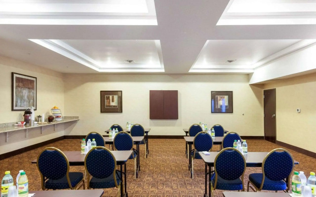 Comfort Inn & Suites Regional Medical Center