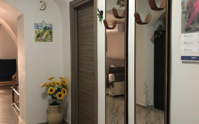 Tourist House La Castellana