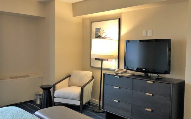 Castle at Ala Moana Hotel