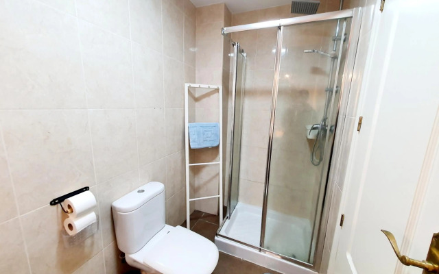 Captain's Penthouse Studio