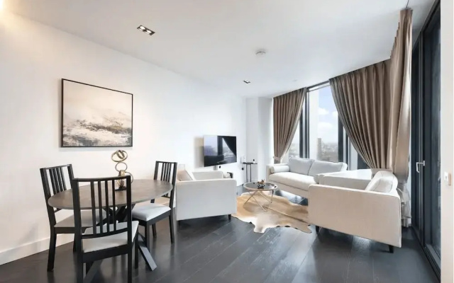 One-Bedroom Balcony Apartment City View
