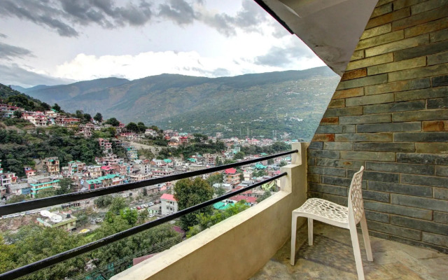 Capital O Shishamaati