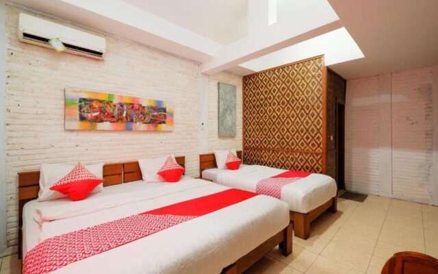 OYO 4016 Tan Jokteng Guest House